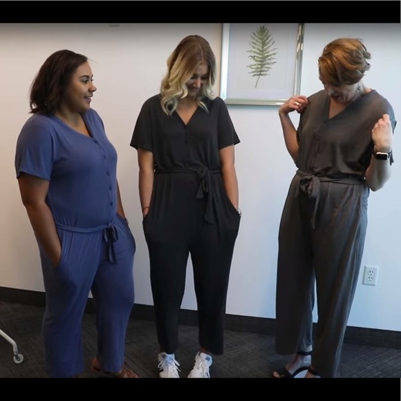 ⓝⓔⓦ AGNES & DORA Belted Jumpsuit •Charcoal - Picture 5 of 6